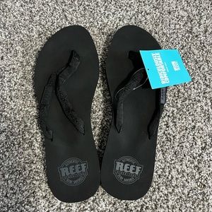 BRAND NEW - Women’s Reef Ginger flip flops 9